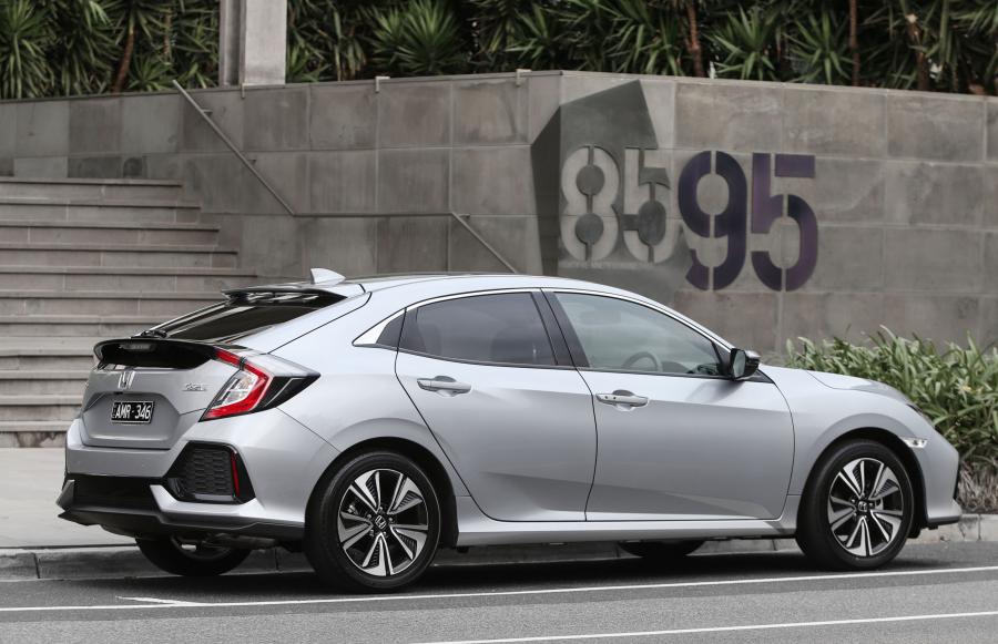  Honda Civic VTi-L Hatchback 2017 года  (AU) (фото 2 из 40)